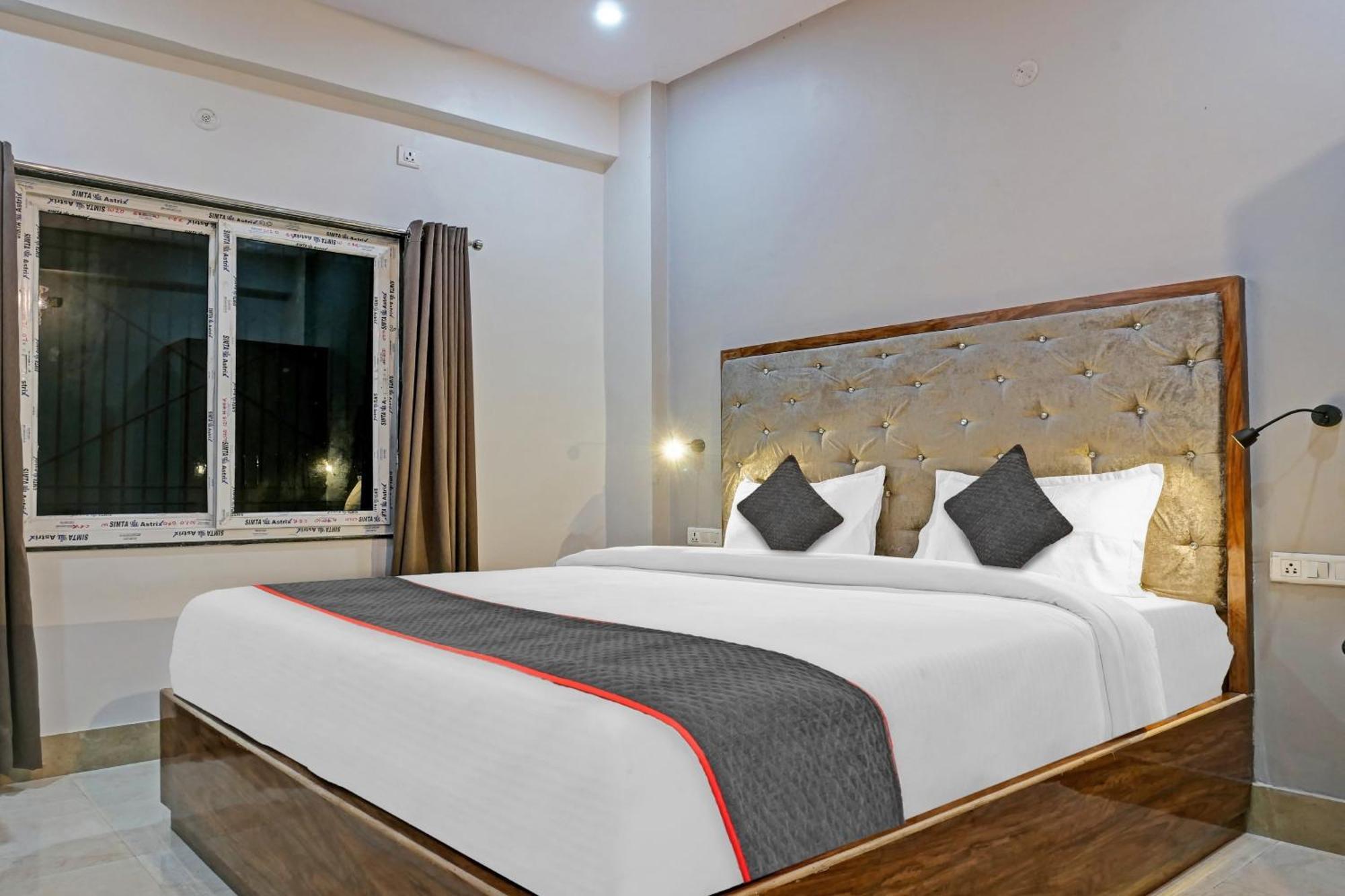 Hotel Townhouse Navneeta Grand Kakarmatha Exterior foto